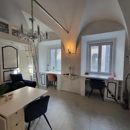 Vintage In The Centre Old Town